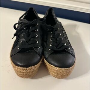 Steve Madden Black & Straw Platform shoes
